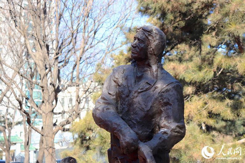 В Пекине почтили память советских летчиков-добровольцев