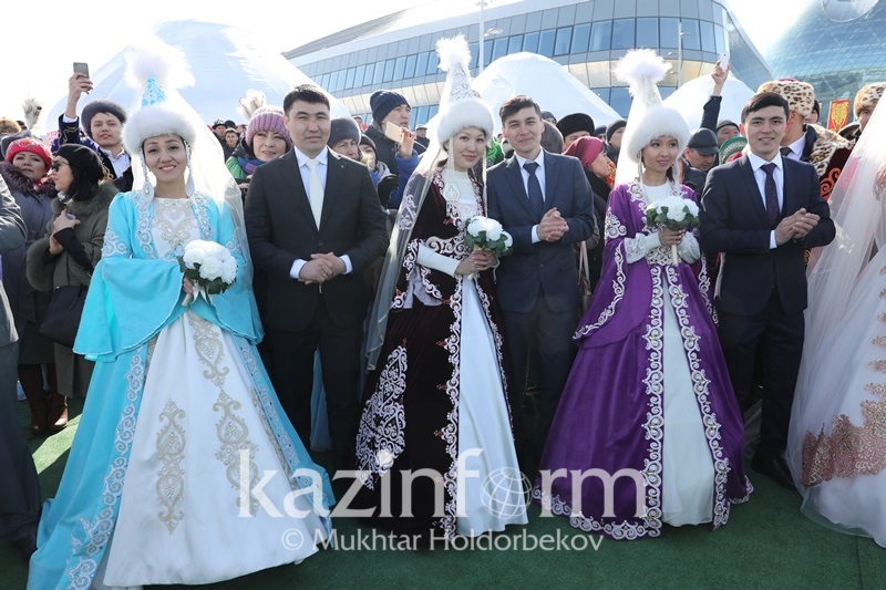 Назарбаев и Токаев поздравили казахстанцев с Наурызом