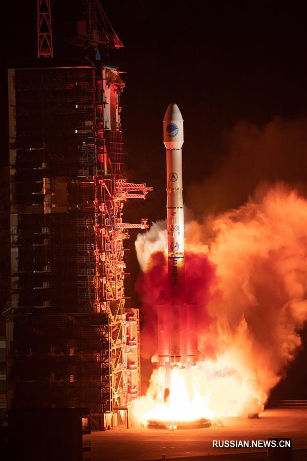 Китай успешно запустил в космос 44-й навигационный спутник "Бэйдоу"