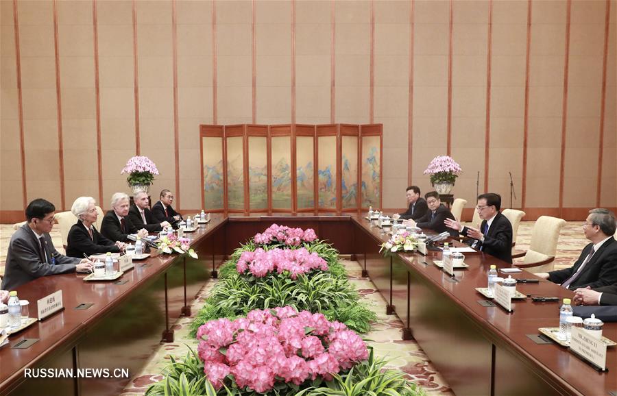 Ли Кэцян встретился с главой МВФ Кристин Лагард