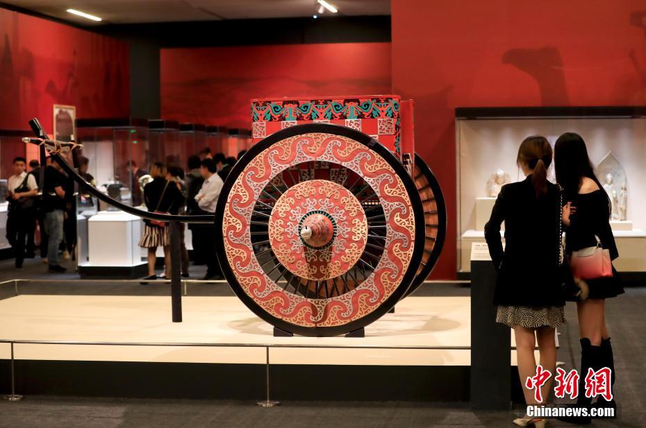В Национальном музее Китая открылась выставка «Величественная красота Азии»
