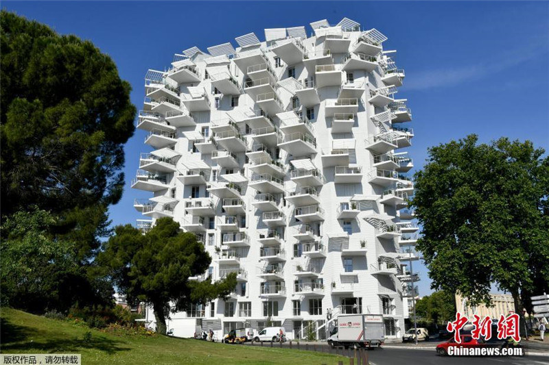 Во французском городе появилось новое современное жилое здание