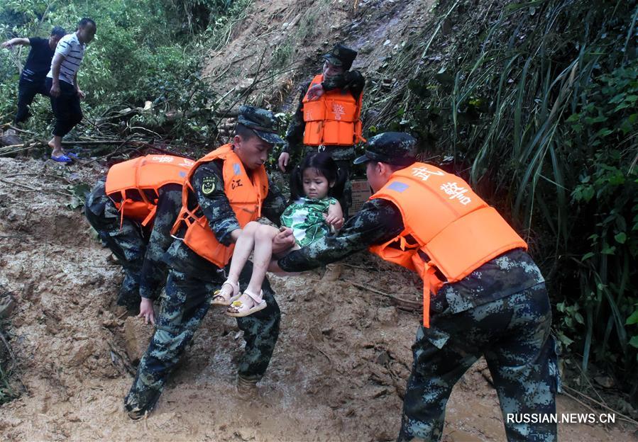 В городе Цзиань провинции Цзянси от проливных дождей пострадали более 270 тыс. человек