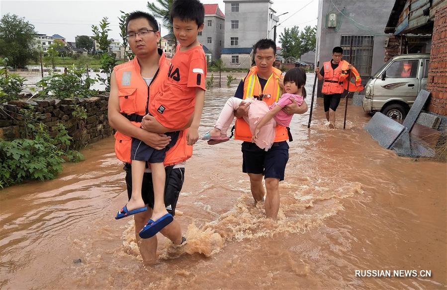 В городе Цзиань провинции Цзянси от проливных дождей пострадали более 270 тыс. человек