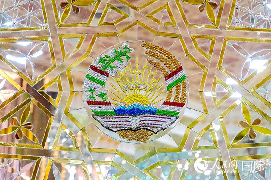 Вид места проведения саммита ШОС в Душанбе Дворца Навруз 