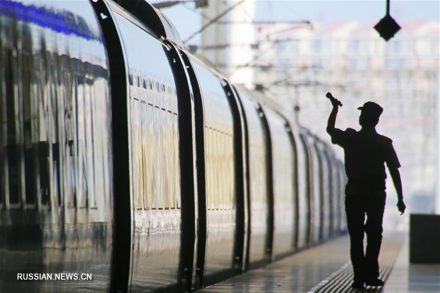 В Китае введен особый режим пассажироперевозок на ж/д транспорте в связи с наступлением летних каникул