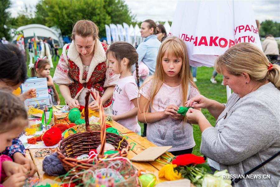 В Москве прошел фестиваль славянского искусства "Русское поле" 