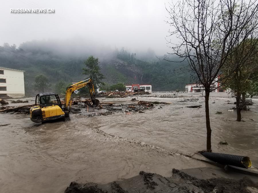 В результате сильных дождей на юго-западе Китая 7 человек погибли и 24 пропали без вести