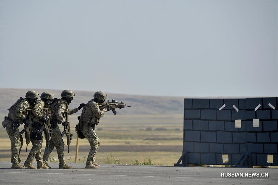 Международные соревнования военных снайперов "Золотой филин" начались в Казахстане