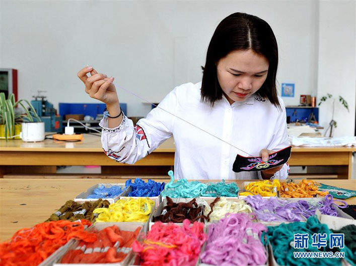 Традиционное ремесло помогает китаянке открыть свой бизнес