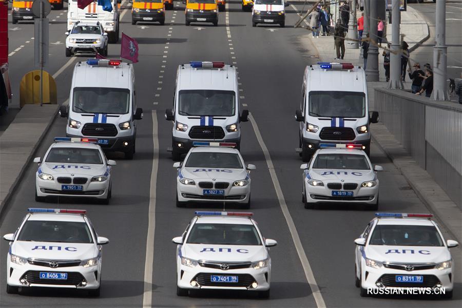 Парад коммунальной техники в Москве