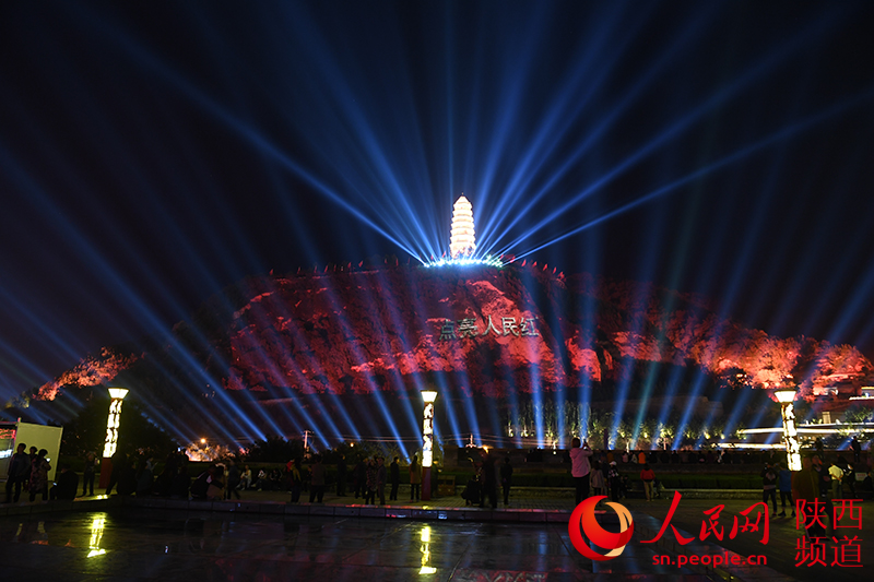 В 48 городах Китая прошло световое шоу, посвященное 70-летию образования КНР