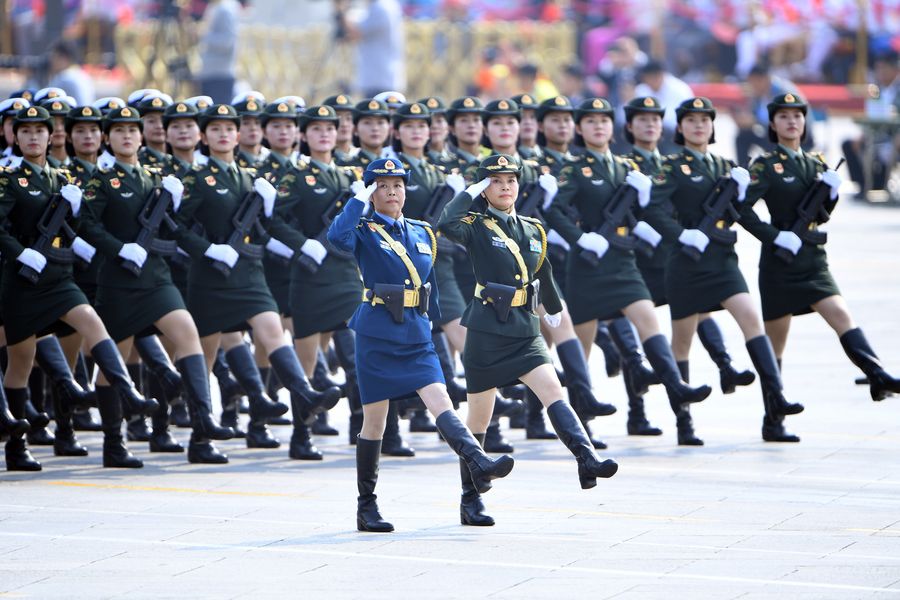Китай засвидетельствовал новую эру строительства сильной армии грандиозным парадом