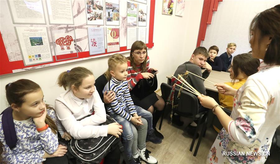 Белорусские школьники познакомились с историей Китайского театра теней
