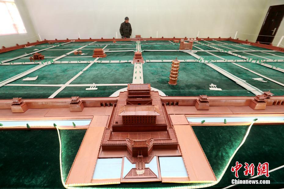 Китаец создал модель города Сиань без клея и гвоздей