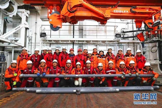 Китайская антарктическая экспедиция впервые получила образцы отложений морского дна на глубине 18.36 метров