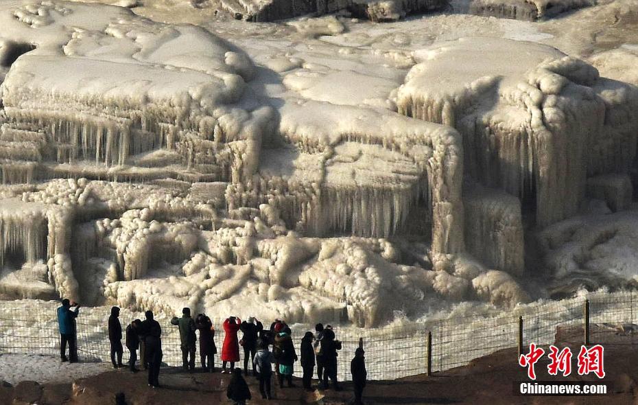 “Ледяноц водопад” появился в в Хукоу 