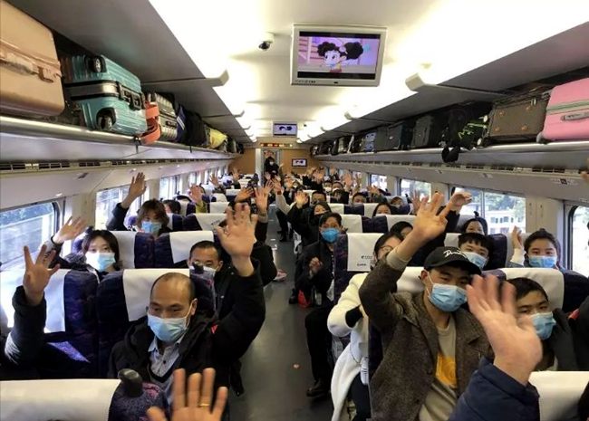 Первый специальный рейс с рабочими из провинции Хубэй доехал до провинции Чжэцзян