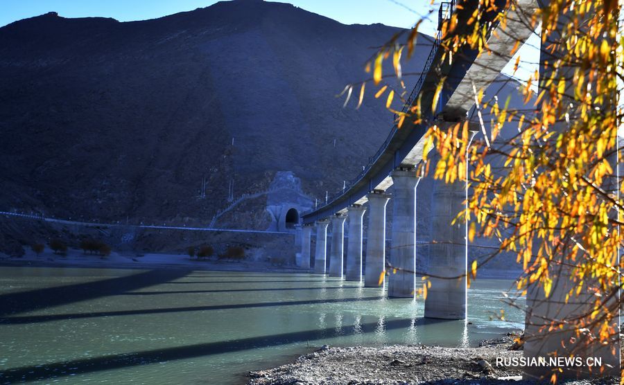 Завершилось сооружение всех 47 тоннелей на первой электрифицированной железной дороге в Тибете