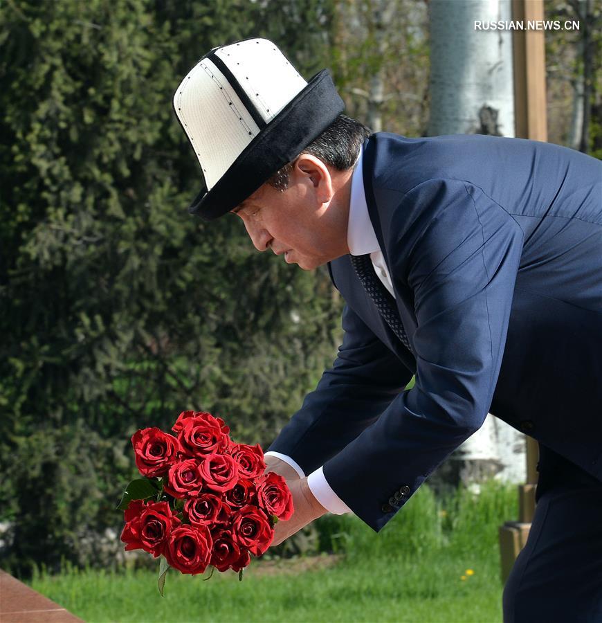 В Кыргызстане отметили годовщину революции 2010 года