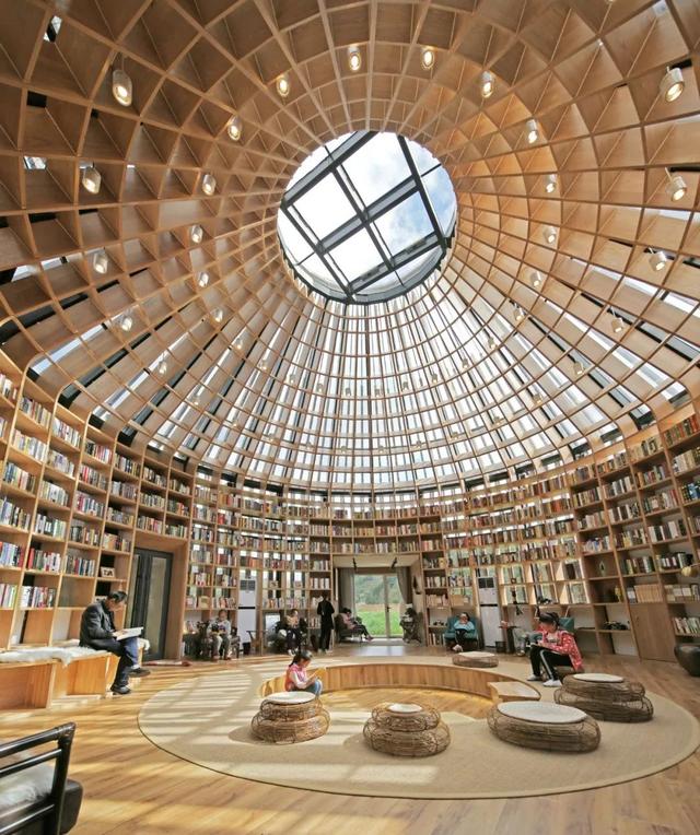 Библиотека в городе Чэндэ провинции Хэбэй