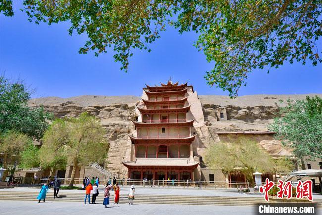 Китайский город Дуньхуан полностью восстановил туризм в условиях сдерживания пандемии