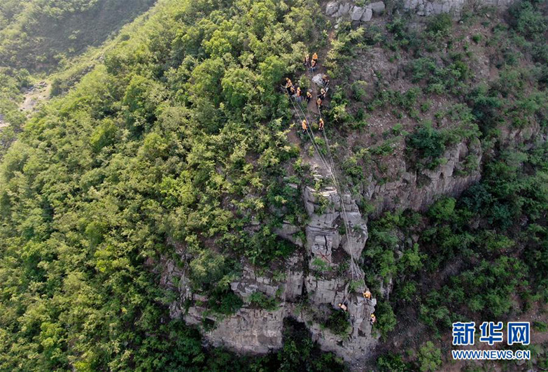 «Защитники безопасности» эксплуатации железной дороги в горах Тайханшань