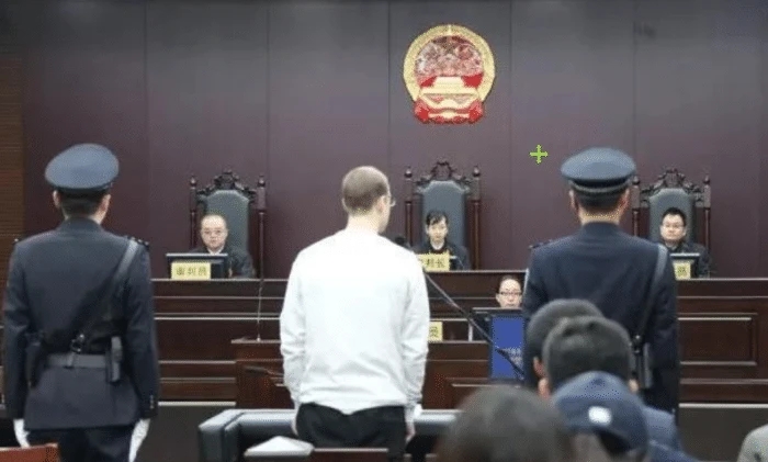 Гражданин Австралии приговорен к смертной казни в Гуанчжоу за контрабанду 7500 грамм метамфетамина