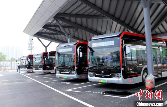 В китайском городе Чжэнчжоу запущены в пилотную эксплуатацию беспилотные автобусы с поддержкой технологии 5G