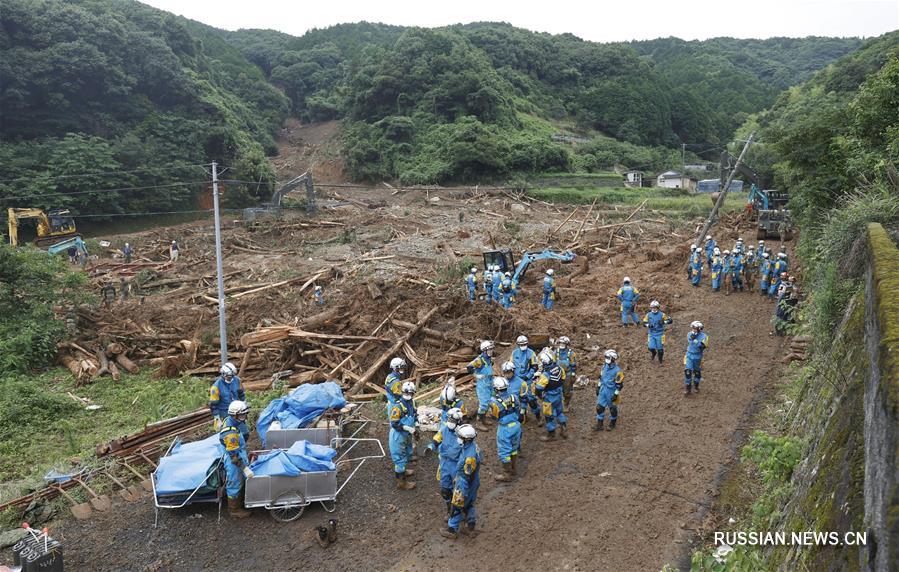 В японской префектуре Кумамото по меньшей мере 20 человек погибли в результате проливных дождей