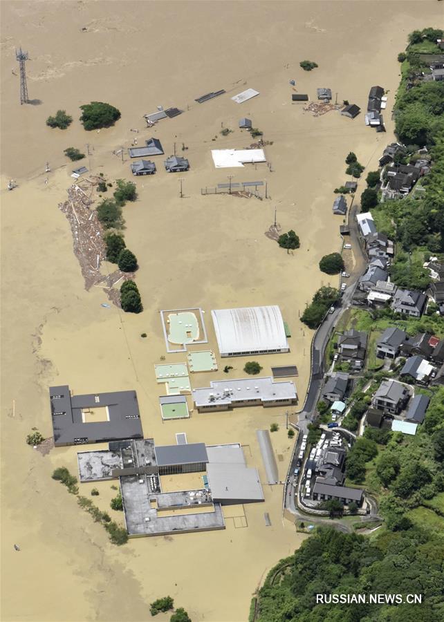 В японской префектуре Кумамото по меньшей мере 20 человек погибли в результате проливных дождей