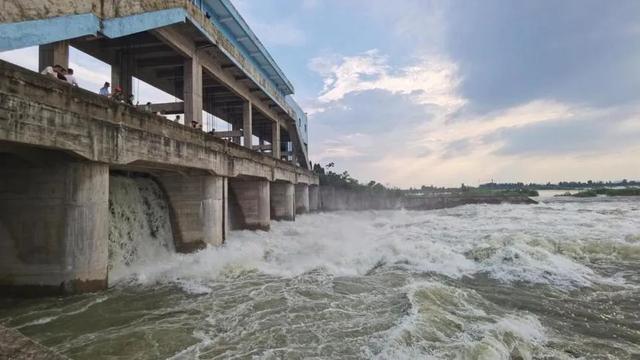 Китай повысил уровень реагирования на наводнения до второго