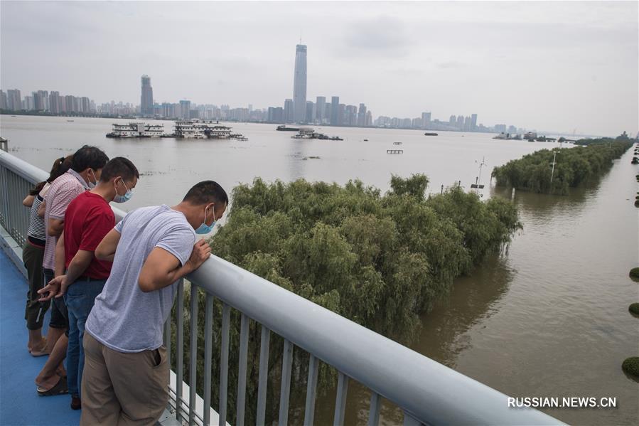 Пик наводнения в среднем и нижнем течении Янцзы миновал Ханькоу