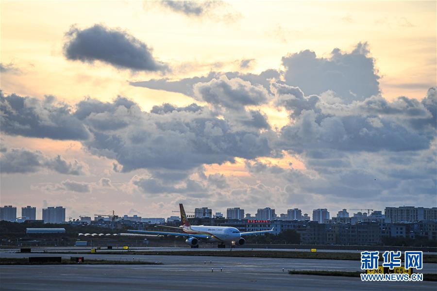 В отремонтированной части международного аэропорта Мэйлань города Хайкоу прошёл испытательный полет