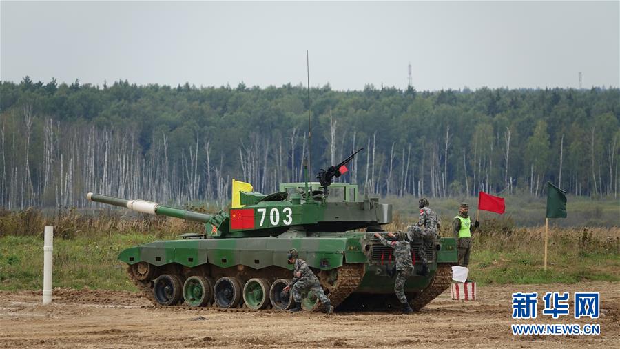 Сборная Китая вышла в полуфинал соревнований по танковому биатлону в рамках «АрМИ-2020»