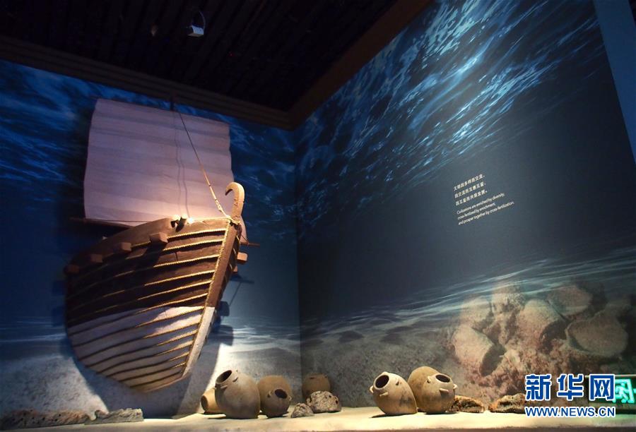 Сокровища затонувшего корабля Batu Hitam показаны в Шанхае