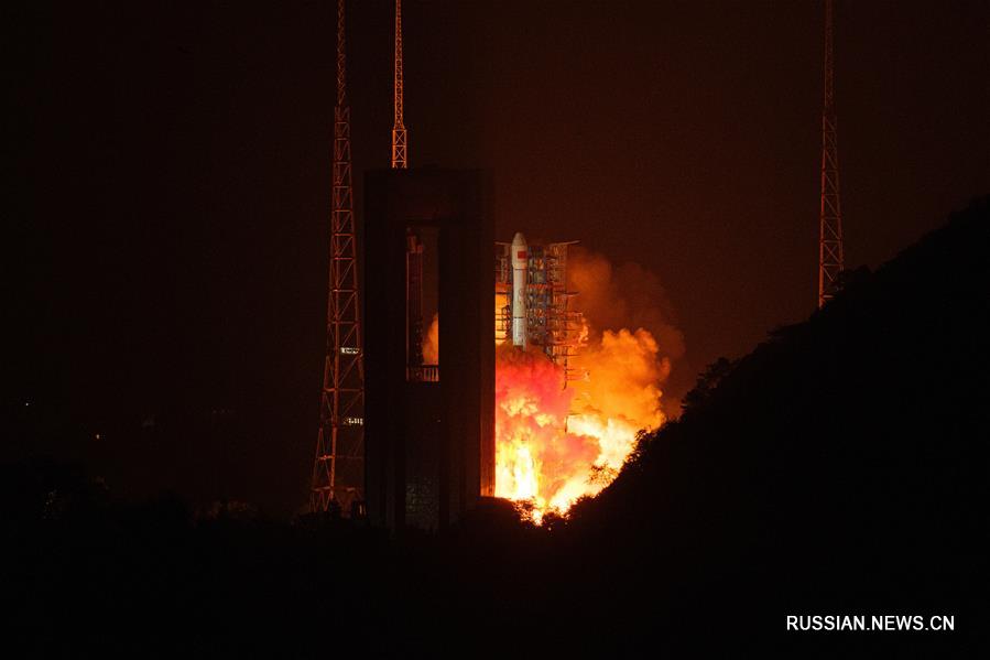 Китай успешно запустил спутник "Гаофэнь-13"
