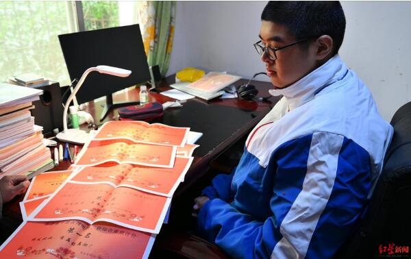 14-летний китайский школьник может стать обладателем рекорда Гиннеса как самый высокий подросток