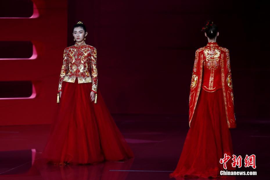 Китайская международная неделя моды -- Презентация коллекции от дизайнера Су Цзюаньцзюань