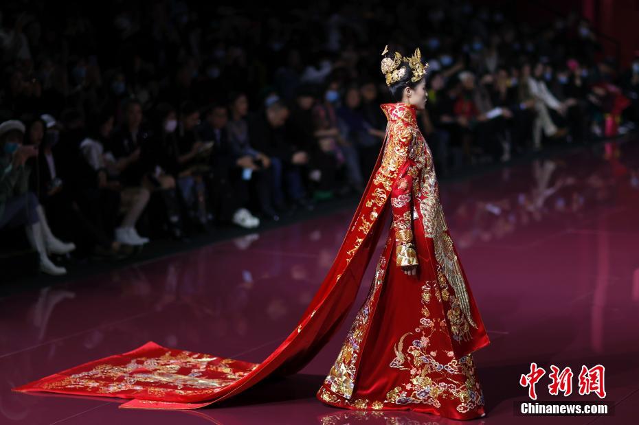 Китайская международная неделя моды -- Презентация коллекции от дизайнера Су Цзюаньцзюань