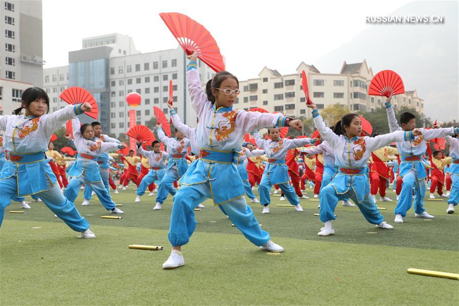Школьное физкультурно-спортивное шоу в Ланьчжоу