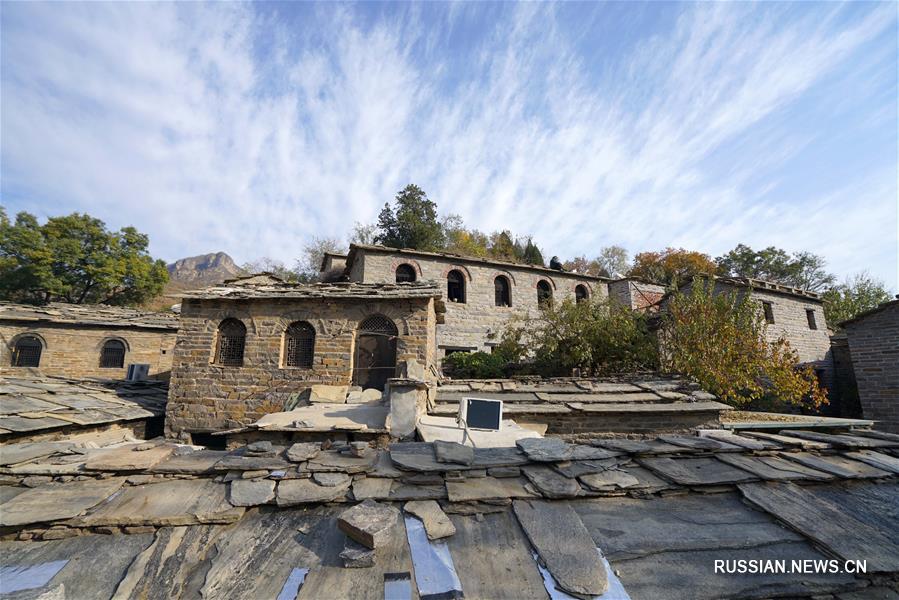 Живописная старинная деревня у гор Тайханшань