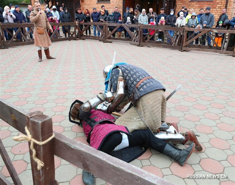 Реконструкция средневековой битвы в музее под Минском