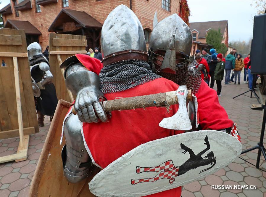 Реконструкция средневековой битвы в музее под Минском