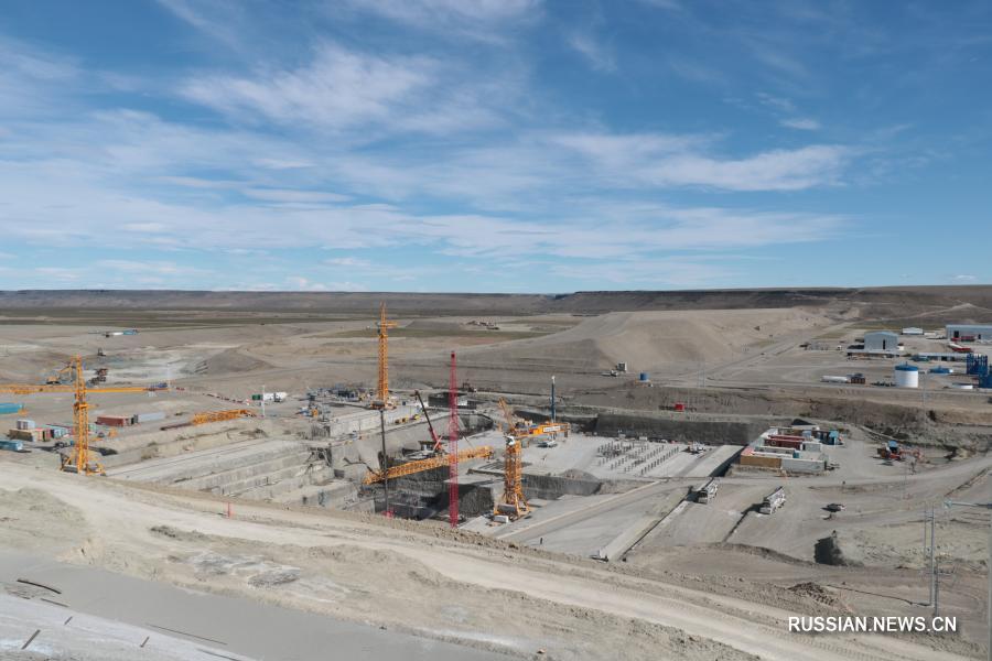 Крупнейший проект китайско-аргентинского сотрудничества -- ГЭС "Кондор-Клифф" и "Ла-Барранкоса"