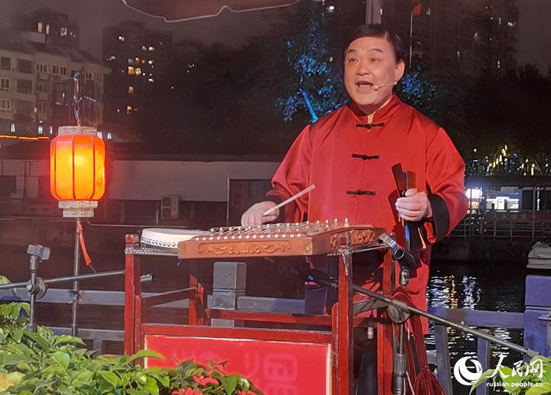 Международные интернет-знаменитости познакомились с историей и культурой Вэньчжоу на реке Танхэ 