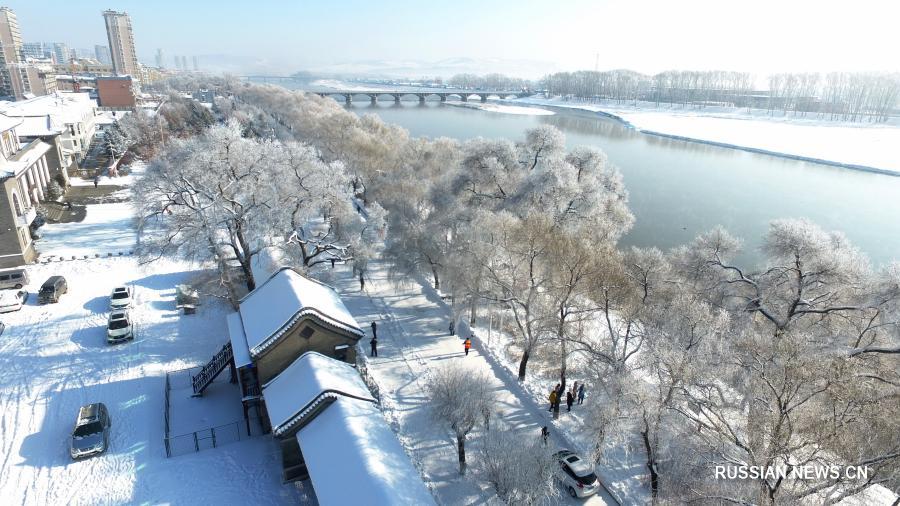 Узоры изморози на берегах реки Муданьцзян