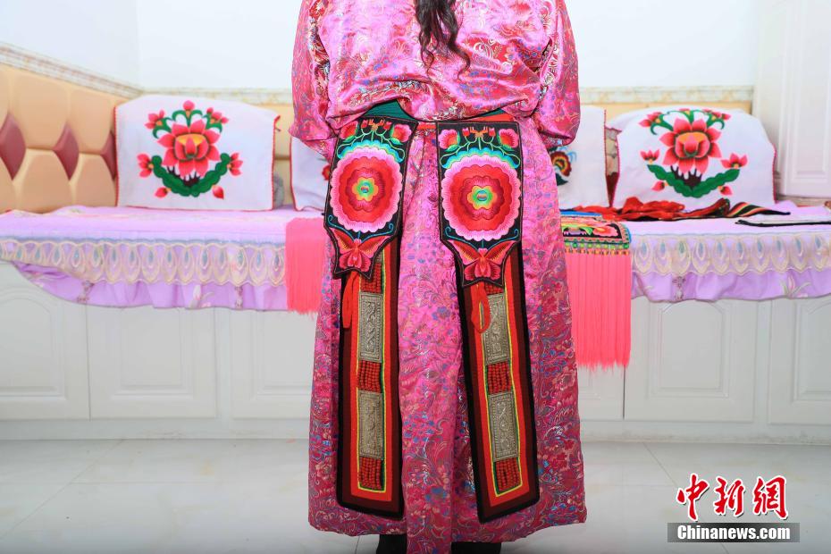 Изящная вышивка тибетских мастериц стала важным источником семейных доходов
