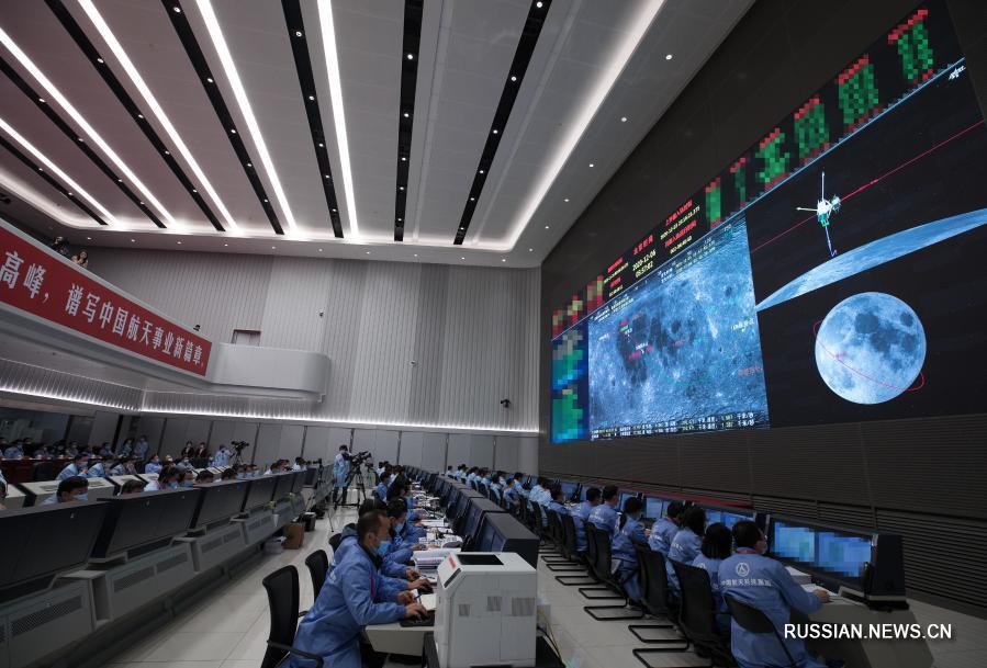 Китай впервые осуществил стыковку космических аппаратов на окололунной орбите
