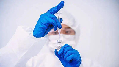 Эксперт рекомендует ставить вакцины от COVID-19 и HPV отдельно